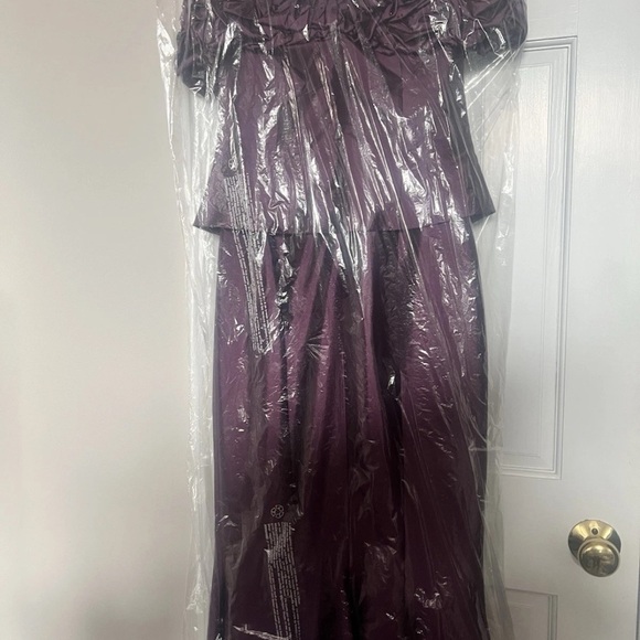 Daymor Couture Elegant Berry Women's Dress size 8 - Picture 6 of 7